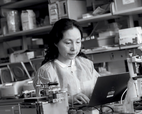 Jenny Jiang in her lab